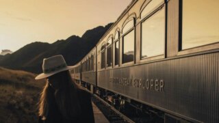  Train de luxe Belmond Andean Explorer dans les Andes au Pérou 